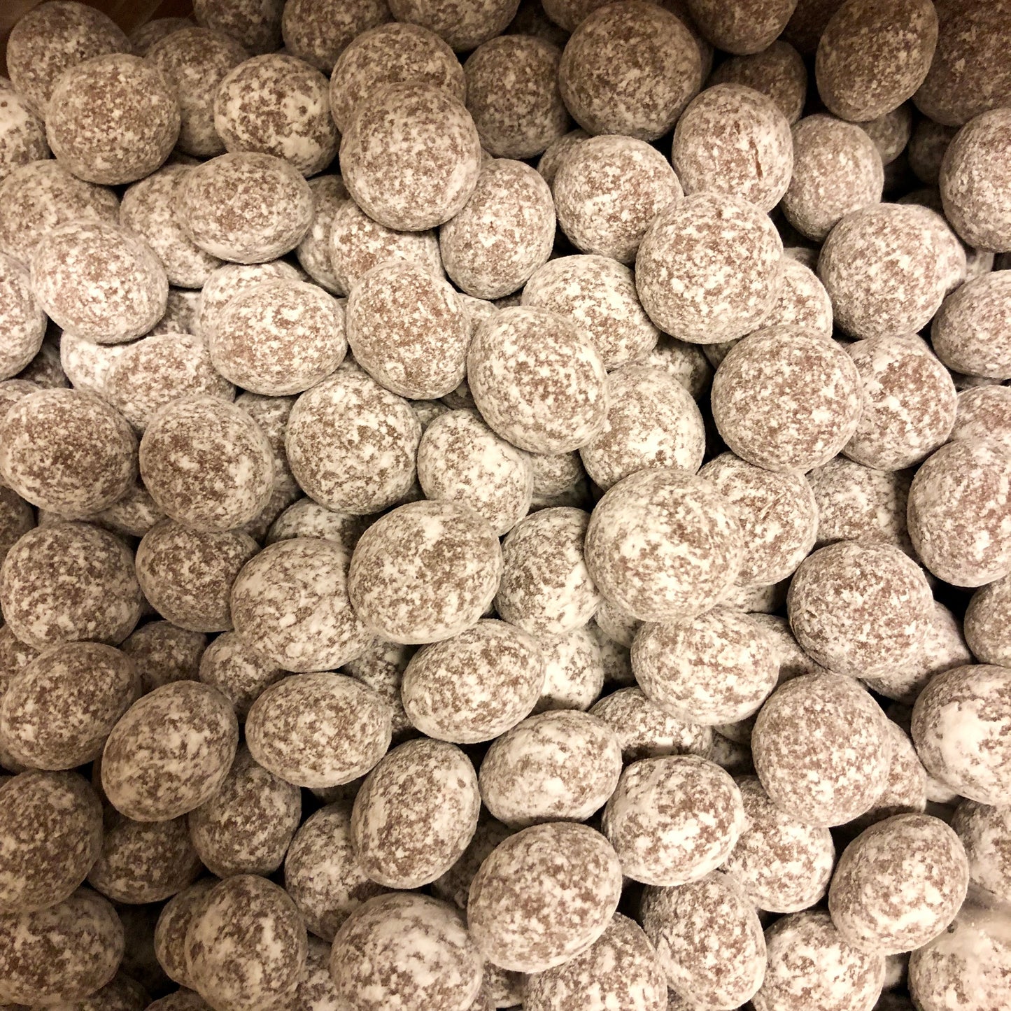 Saltlakrits / Gräddnougatchoklad + Kanel Och Koriander